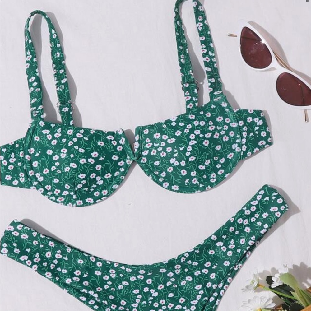 Floral V wired under wired high waist bikini set